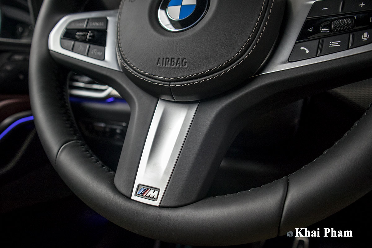 Ảnh đáy vô-lăng xe BMW X6 2020