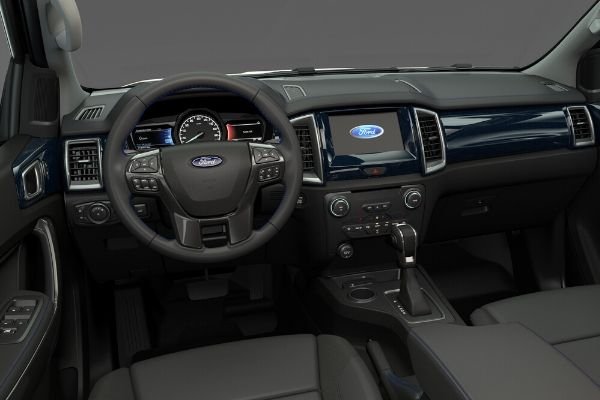 Ford Everest 2020 về đại lý sẵn sàng tới tay khách hàng để đón Tết