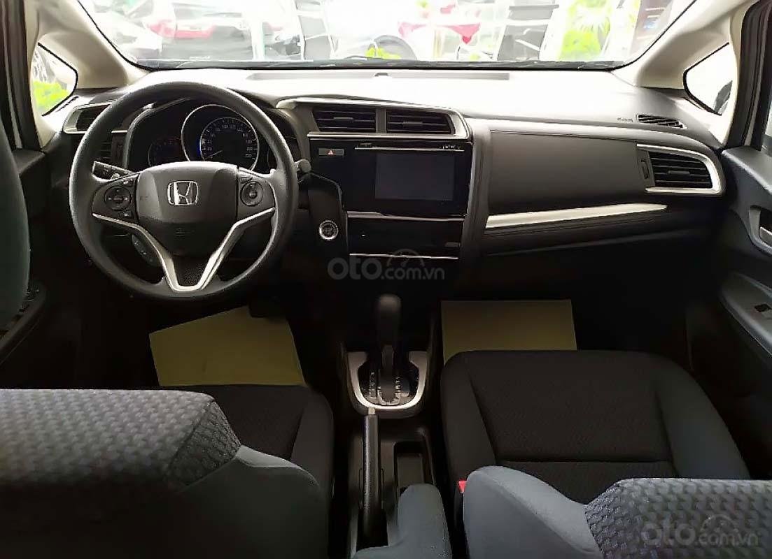 Khoang nội thất của Honda Jazz sắp xếp khoa học, hướng tới người lái. Khoang nội thất của Honda Jazz sắp xếp khoa học, hướng tới người lái. 1