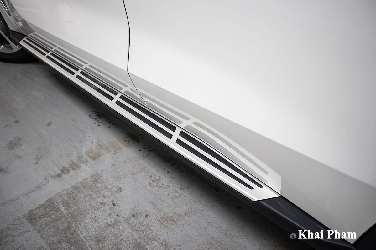 Ảnh bậc lên xuống xe BMW X5 xDrive 40i xLine Plus 2020 a1