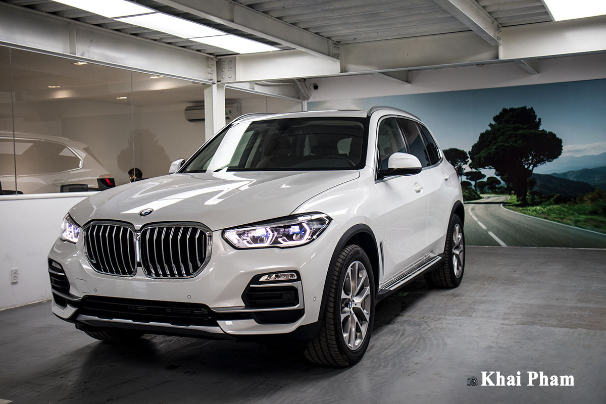 Ảnh đầu xe phải BMW X5 xDrive 40i xLine Plus 2020