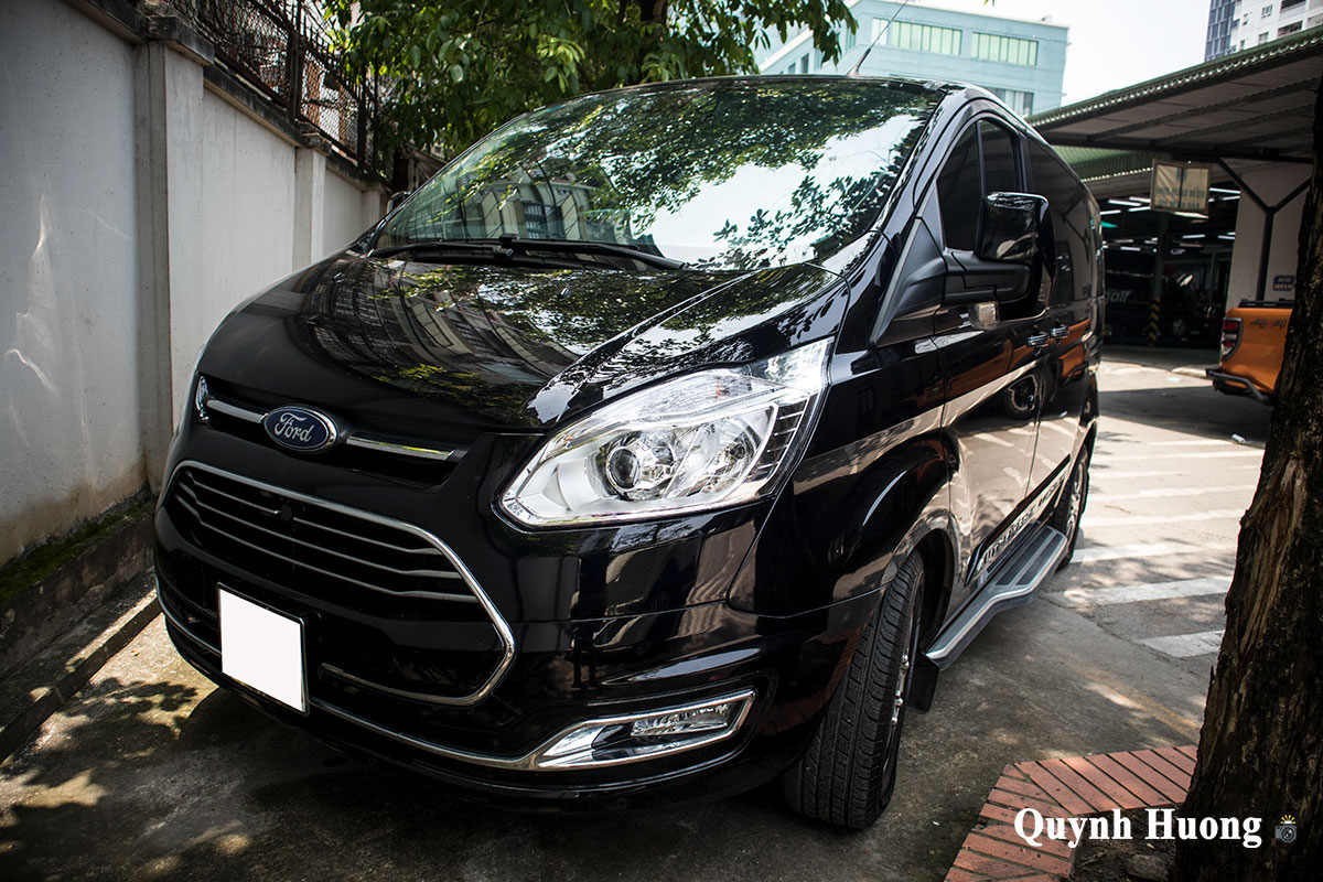 Sau Transit, phong trào độ xe Ford Tourneo nội thất Limousine rộ lên tại Việt Nam a1