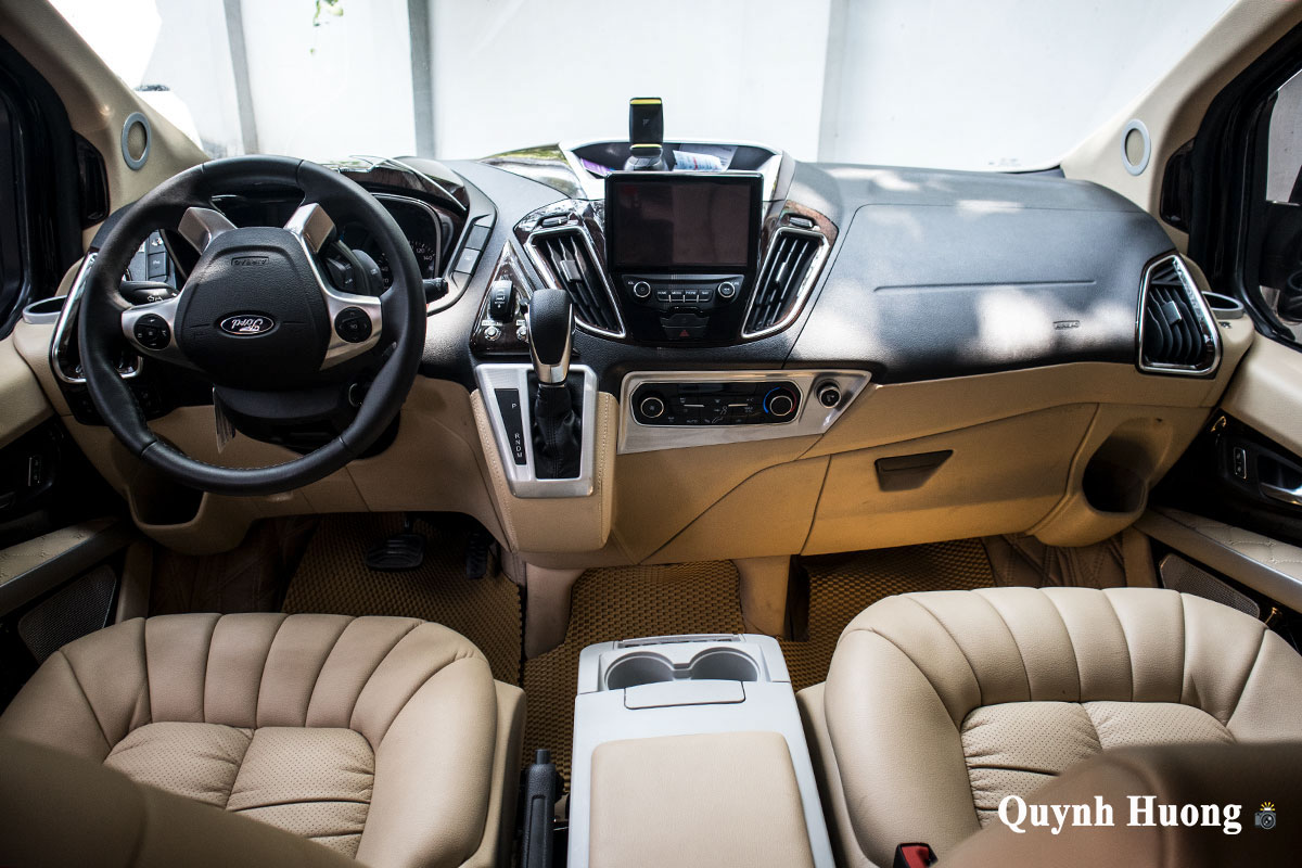 Sau Transit, phong trào độ xe Ford Tourneo nội thất Limousine rộ lên tại Việt Nam a1