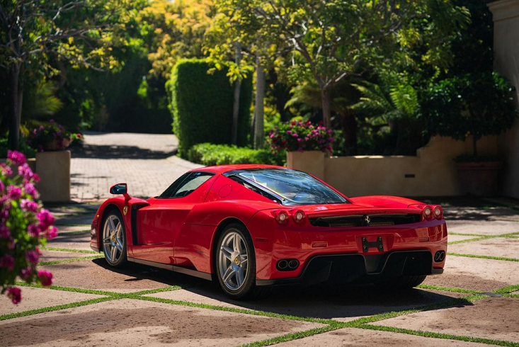 Soi chiếc Ferrari Enzo hàng hiếm chỉ sản xuất giới hạn 400 chiếc a4
