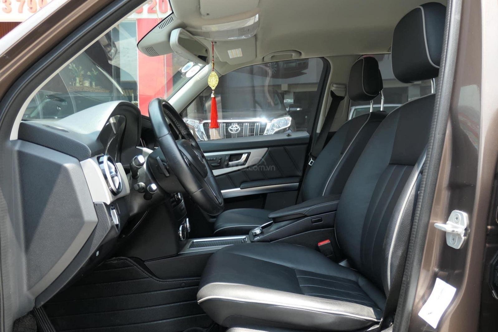 Hàng ghế trước Mercedes-Benz GLK 250 2013 Hàng ghế trước Mercedes-Benz GLK 250 2013 1
