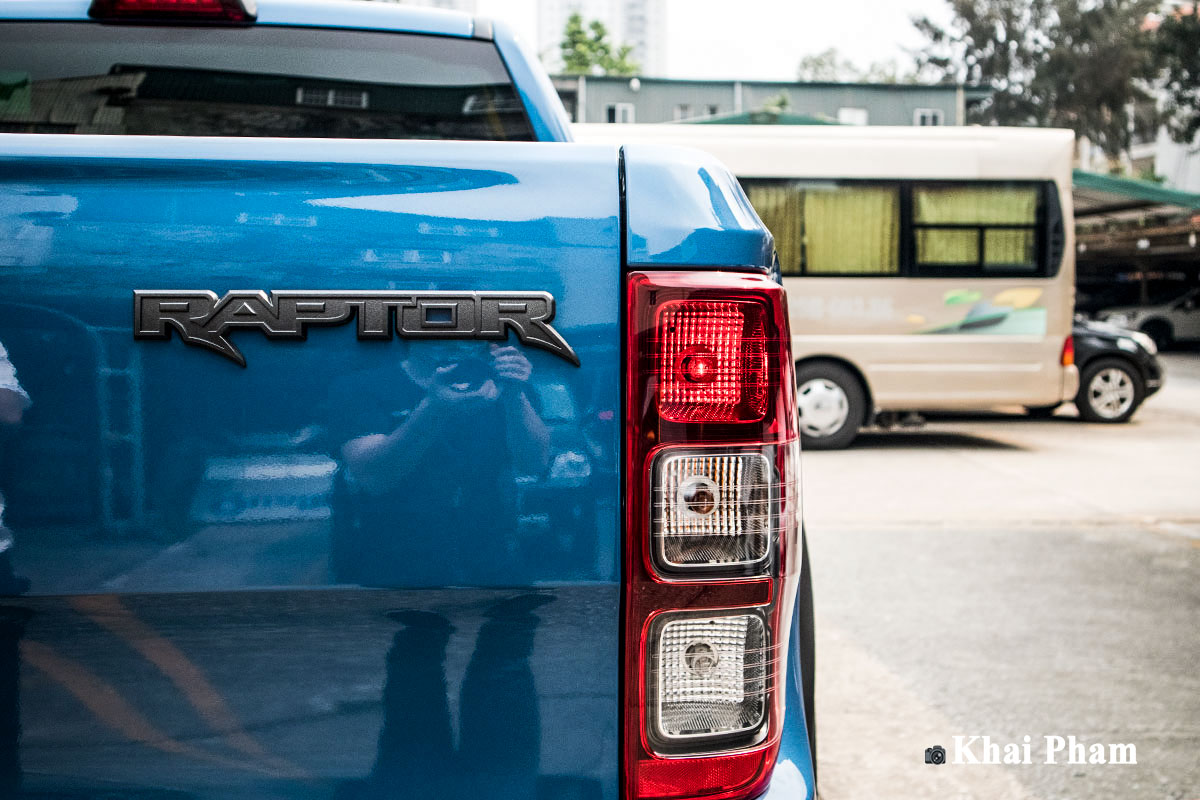 Ảnh Đèn hậu phải xe Ford Ranger Raptor 2020