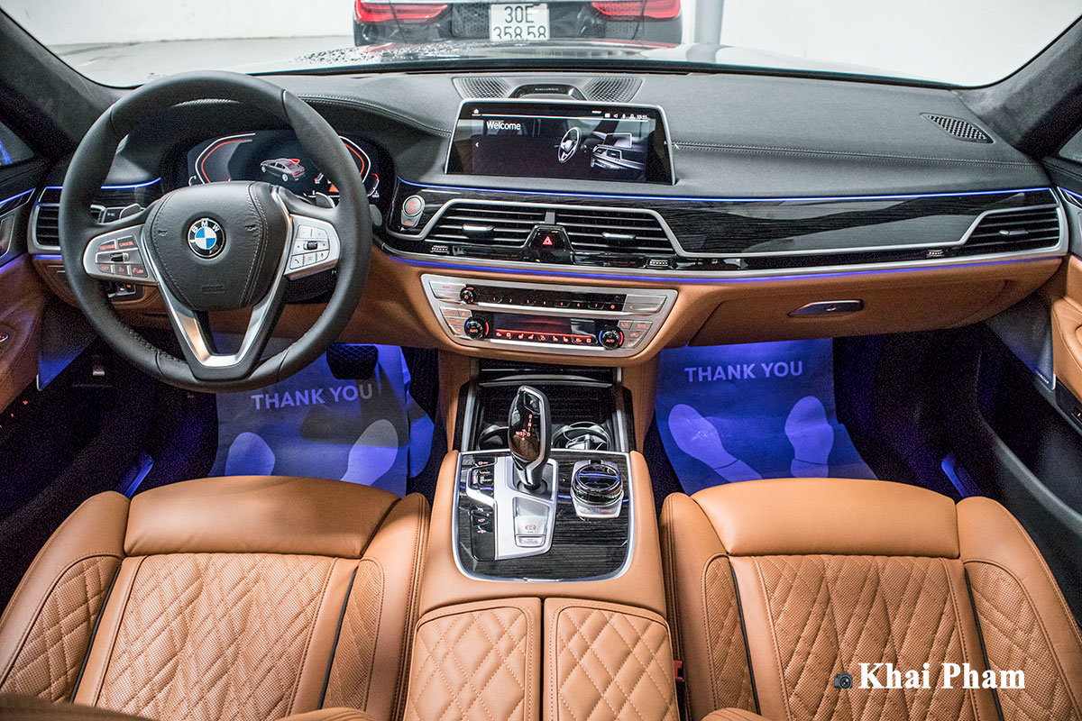 Ảnh Khoang lái xe BMW 7-Series 2020  a1