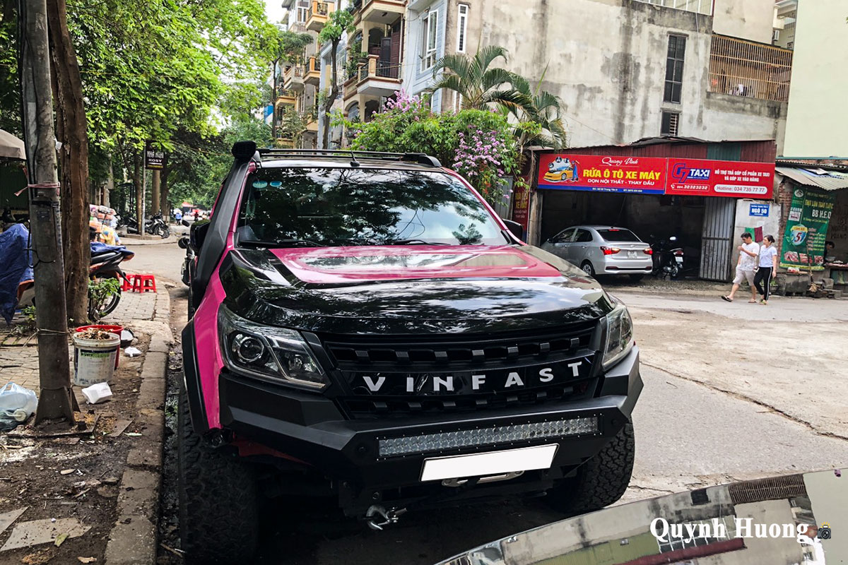 Xe bán tải logo VinFast bất ngờ xuất hiện tại Việt Nam, màu ngoại thất còn gây chú ý hơn a2