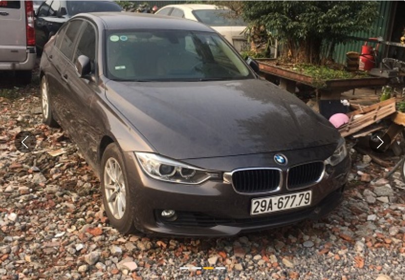 BMW 320i đời 2012 sụt nửa giá sau 8 hoạt động.