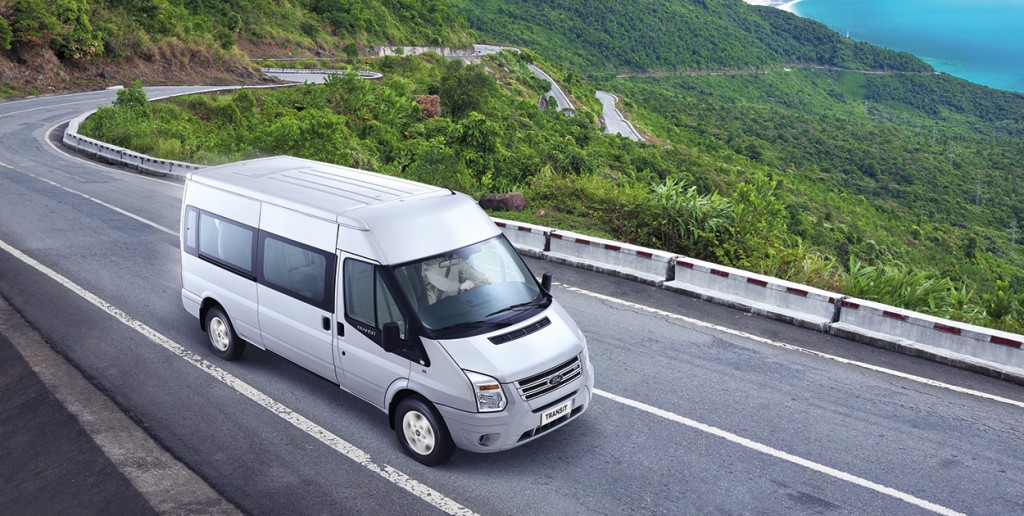 Ưu nhược điểm Ford Transit 2018