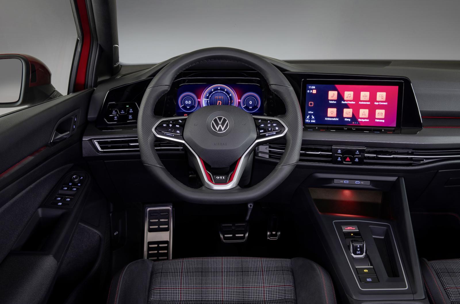 Volkswagen Golf GTI tích hợp công nghệ tối tân.
