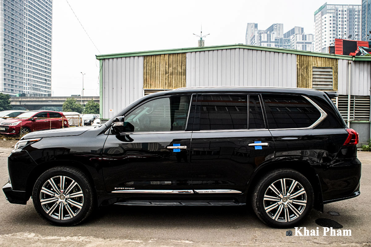 Ảnh Thân xe Lexus LX 570 Super Sport 2020