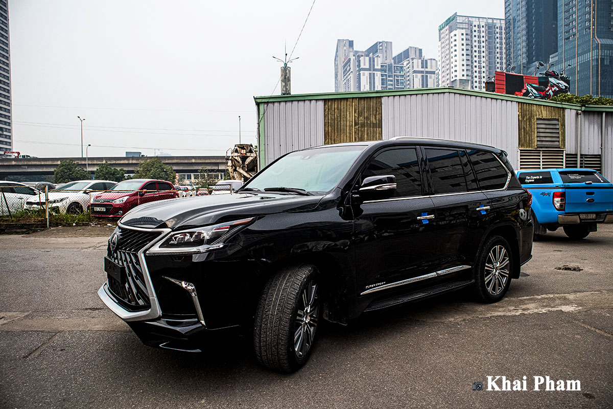 Ảnh đầu xe Lexus LX 570 Super Sport 2020 a1