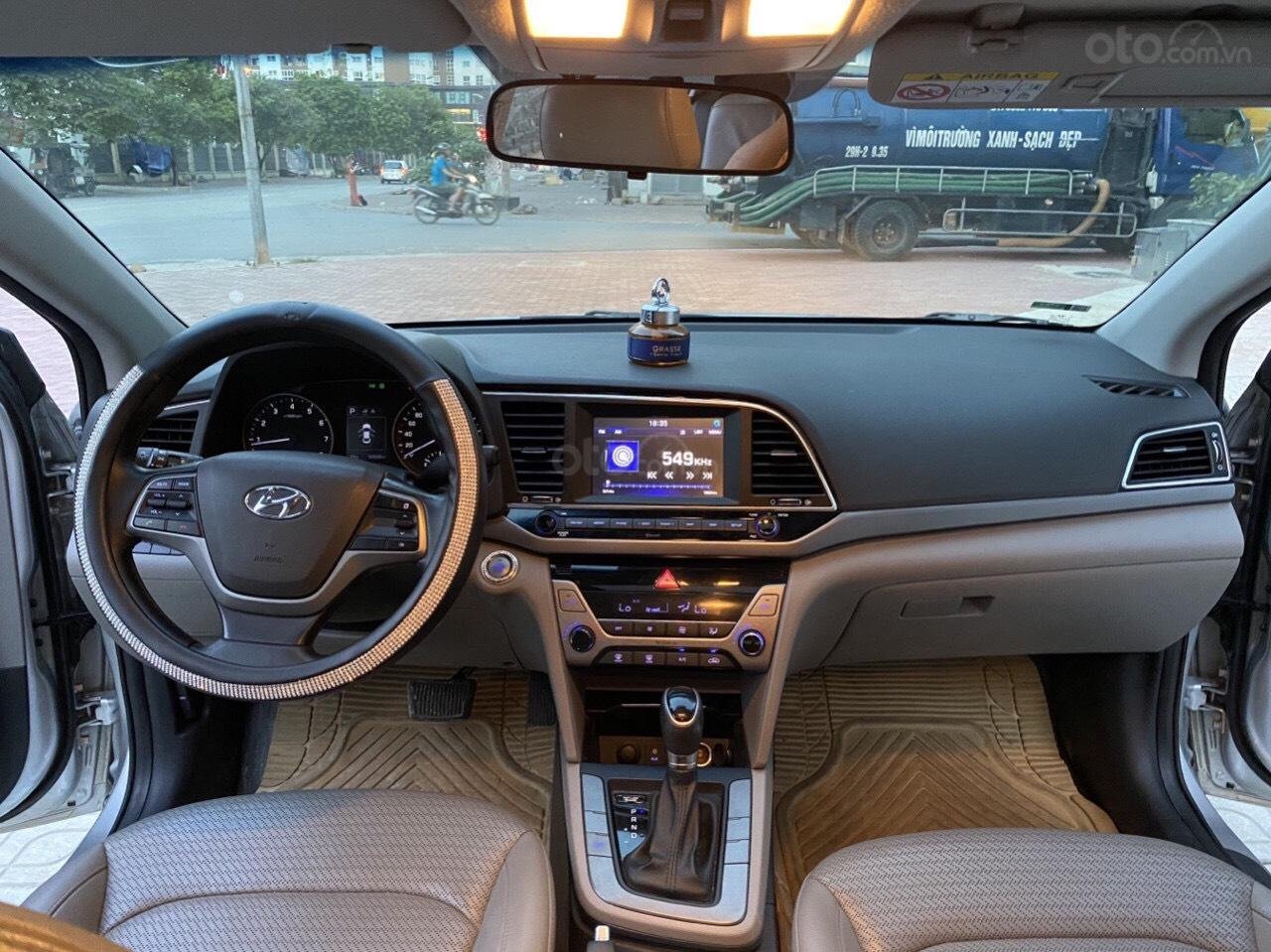 Nội thất HYundai Elantra 1.6AT 2016.