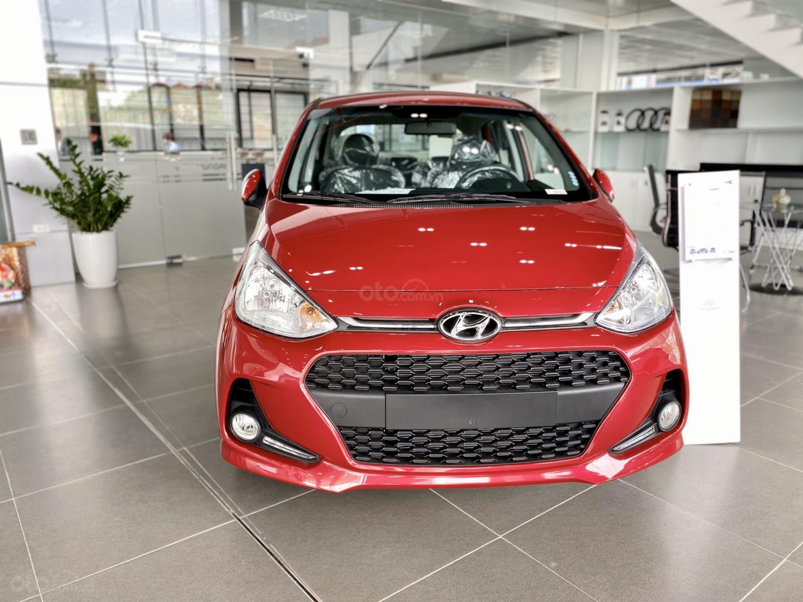 Hyundai Grand i10: Doanh số 1.076 xe Hyundai Grand i10: Doanh số 1.076 xe 1