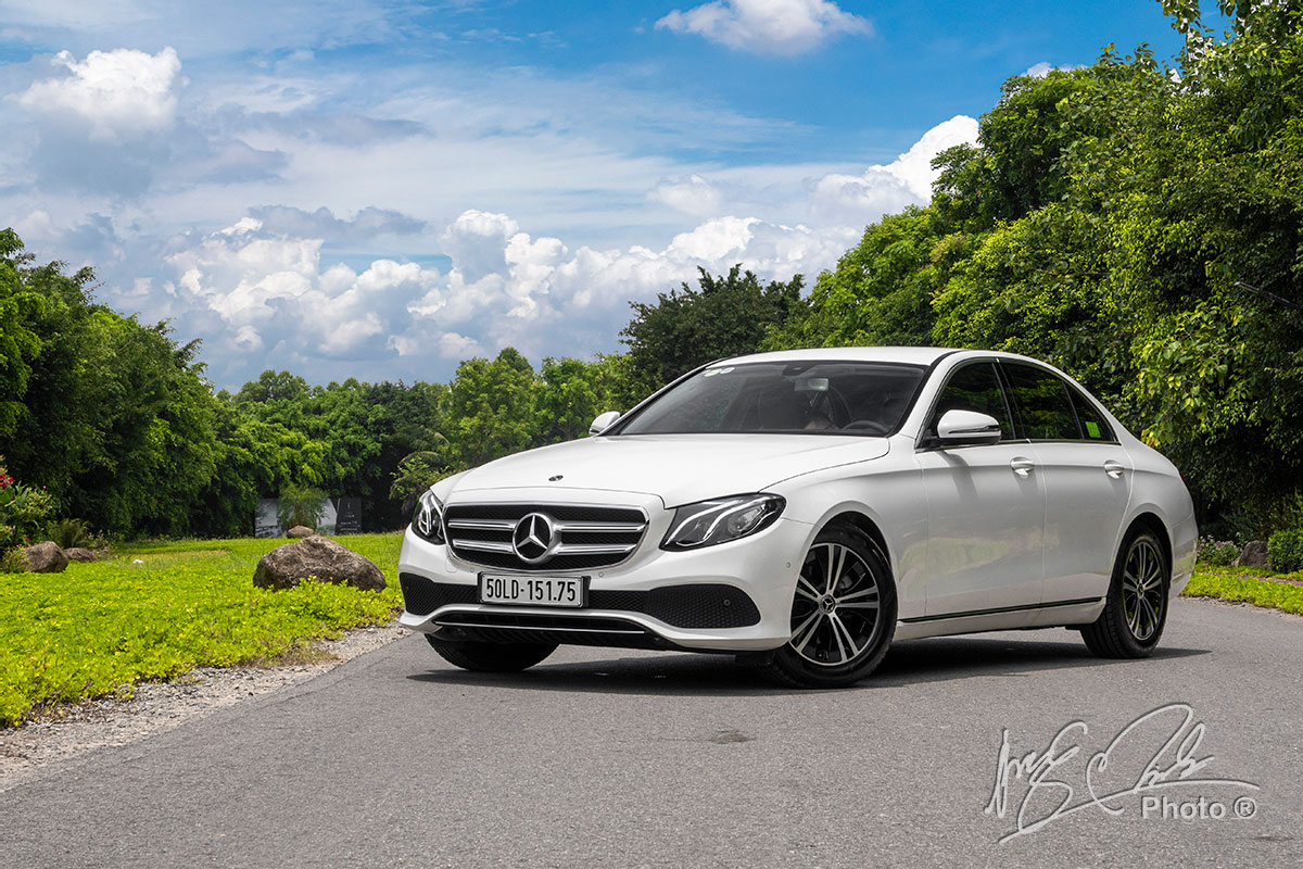 Đánh giá xe Mercedes-Benz E 180 2020.