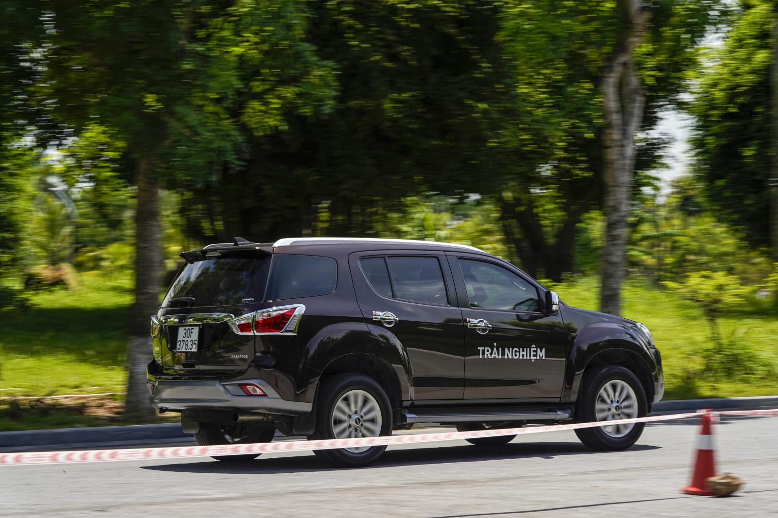 Ngoại thất Isuzu mu-X mới nhất tại Việt Nam Ngoại thất Isuzu mu-X mới nhất tại Việt Nam.