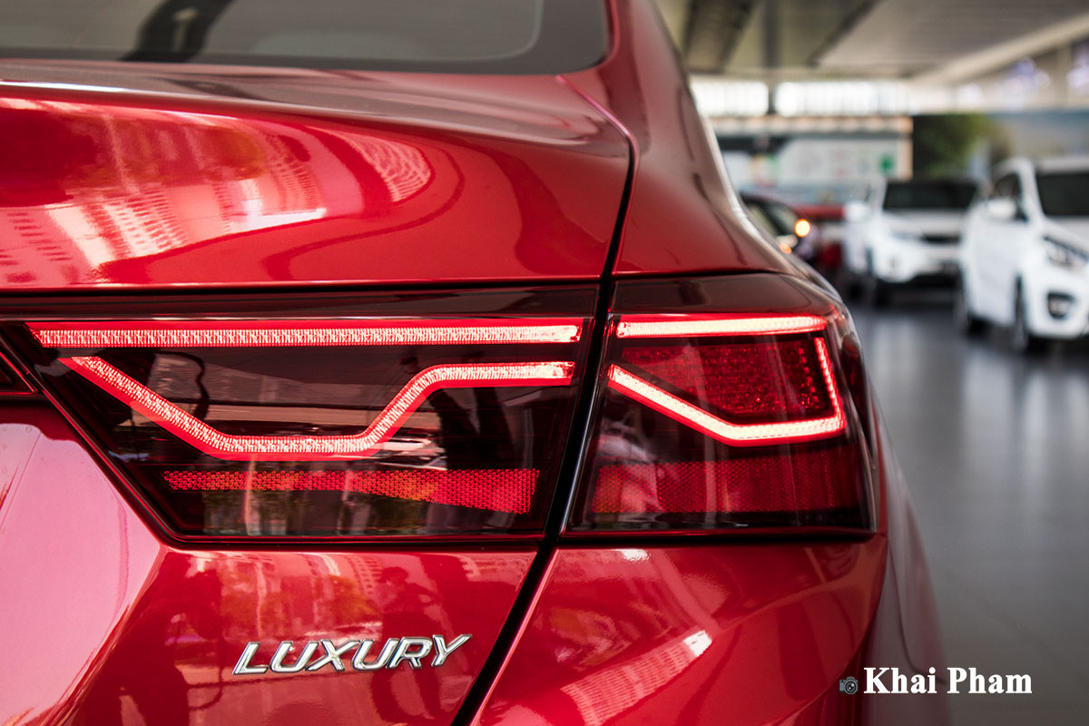 Ảnh đèn hậu xe Kia Cerato 1.6AT Luxury 2020 phải