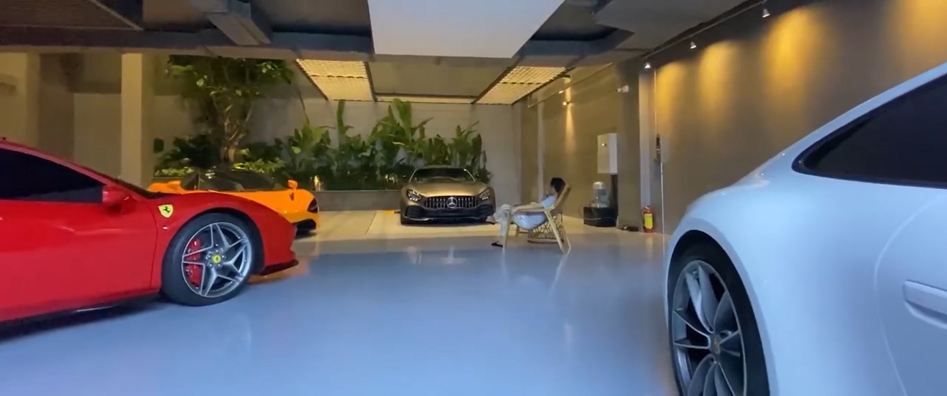 Mercedes-AMG GT-R của Cường Đô La ra biển số "Thần tài" 2 Mercedes-AMG GT-R của Cường Đô La ra biển số "Thần tài" a2