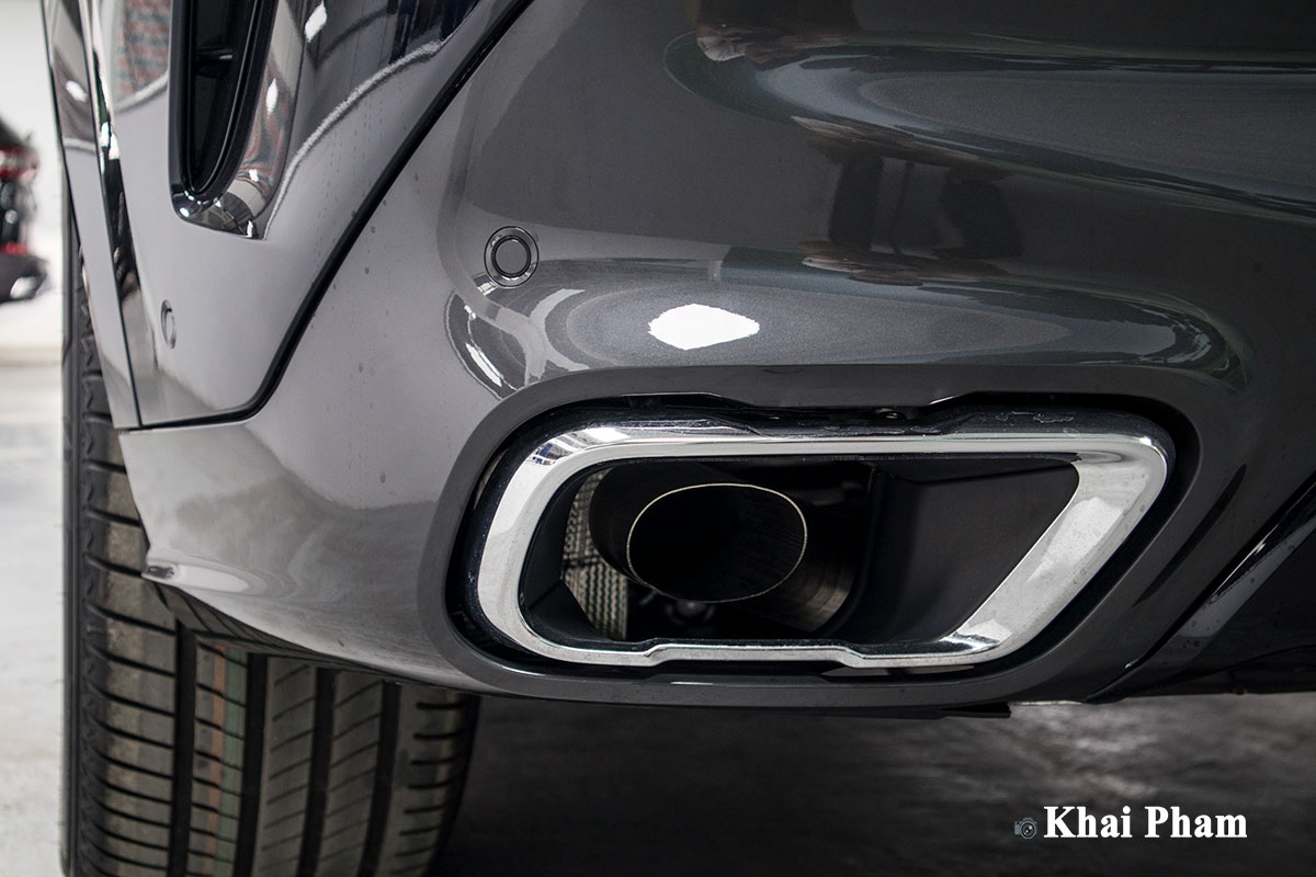 Fotografija ispušne cijevi za BMW X6 2020