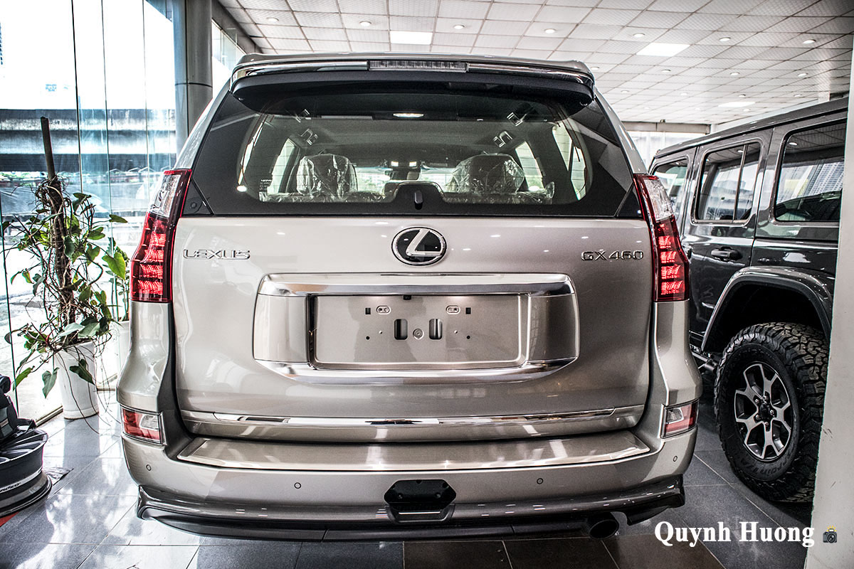 Chi tiết xe Lexus GX 460 2020 nhập Trung Đông tại Việt Nam 13 Ảnh chính diện đuôi xe Lexus GX 460 2020