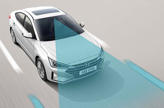 Trang bị an toàn Hyundai Elantra 2021 - Giữ làn đường.