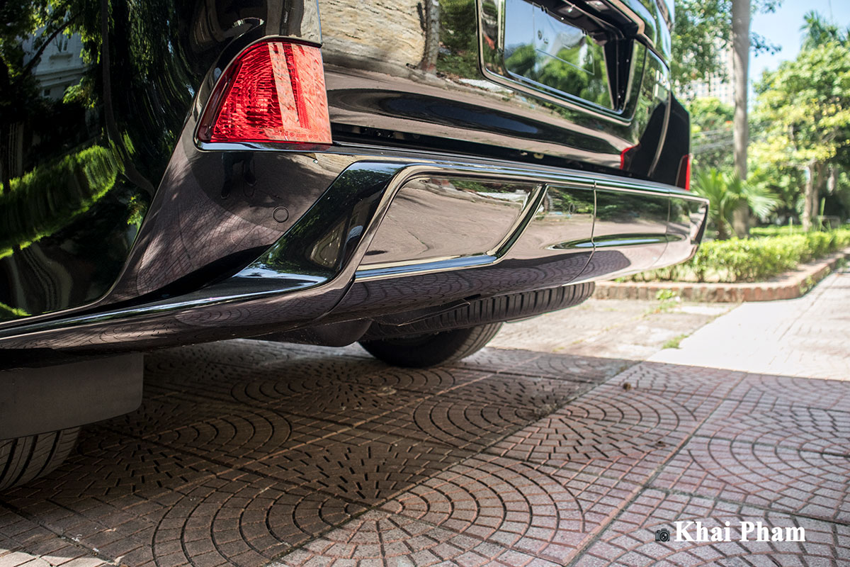 Ảnh cản sau xe Lexus LX 570 Super Sport Black Edition 2020