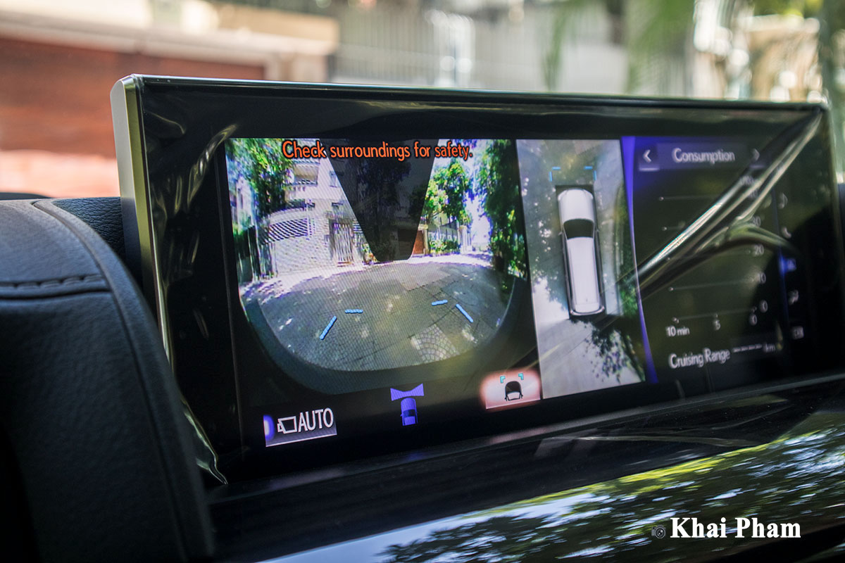 Ảnh màn hình camera xe Lexus LX 570 Super Sport Black Edition 2020