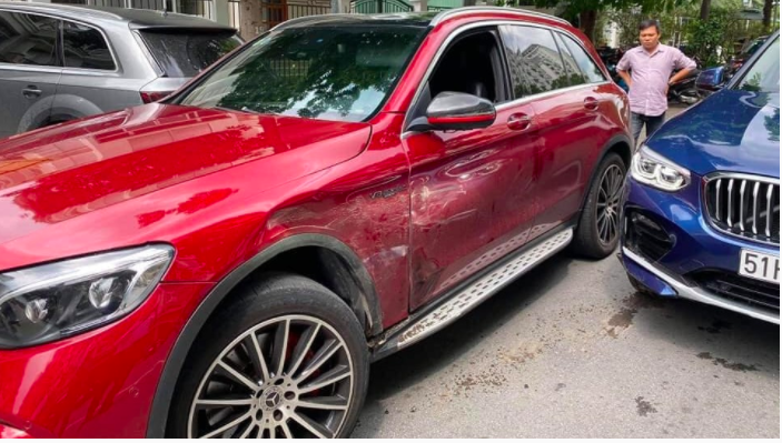 Video vụ Mercedes-Benz va chạm BMW đang gây xôn xao dư luận a2