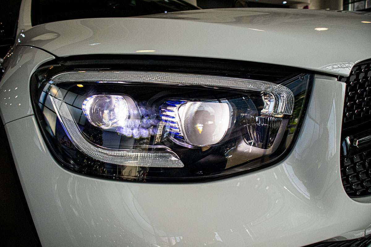 Ảnh đèn pha xe Mercedes-Benz GLC 300 2020