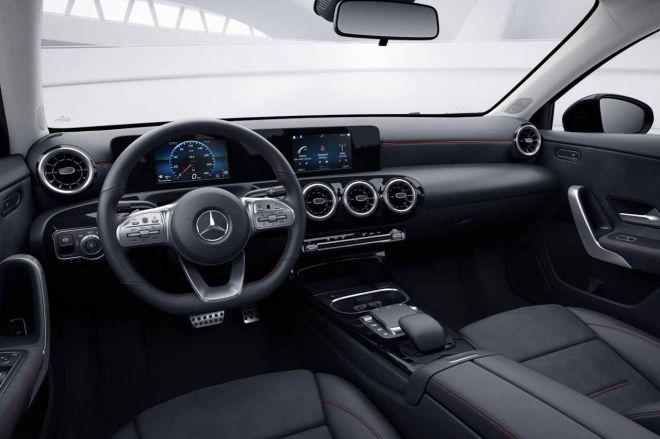 Mercedes-Benz A 180 AMG Line 2020 tích hợp công nghệ hiện đại.