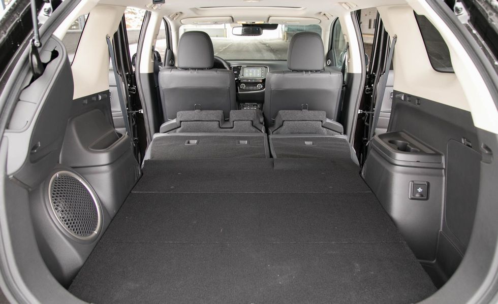 Khoang chứa đồ Mitsubishi outlander Khoang chứa đồ Mitsubishi outlander.