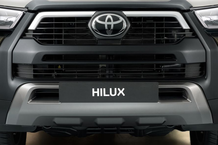 Đánh giá xe Toyota Hilux 2021 về thiết kế đầu xe - Ảnh 2.