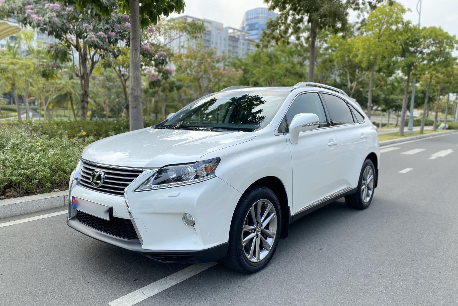 Chiếc Lexus RX 350 2014 đang được rao bán 2,2 tỷ đồng 1
