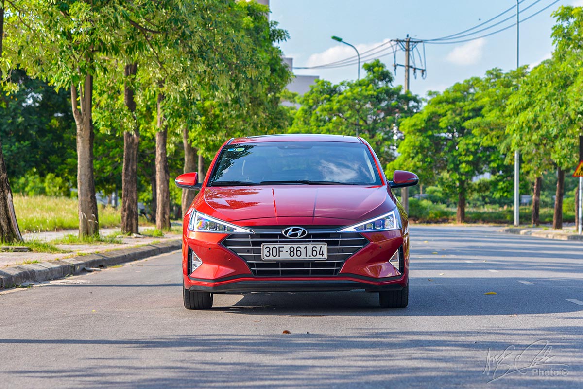 Đánh giá xe Hyundai Elantra 2020: Đầu xe.