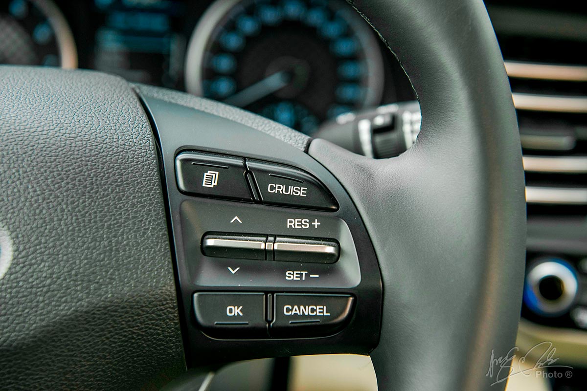 Đánh giá xe Hyundai Elantra 2020: Kiểm soát hành trình.