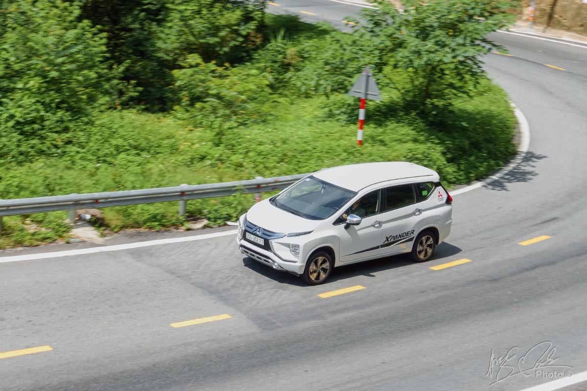 Đánh giá xe Mitsubishi Xpander 2020: Chạy trên đường quanh co của núi Tam Đảo.