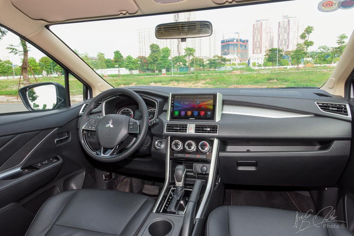 Đánh giá xe Mitsubishi Xpander 2020: Khoang lái.