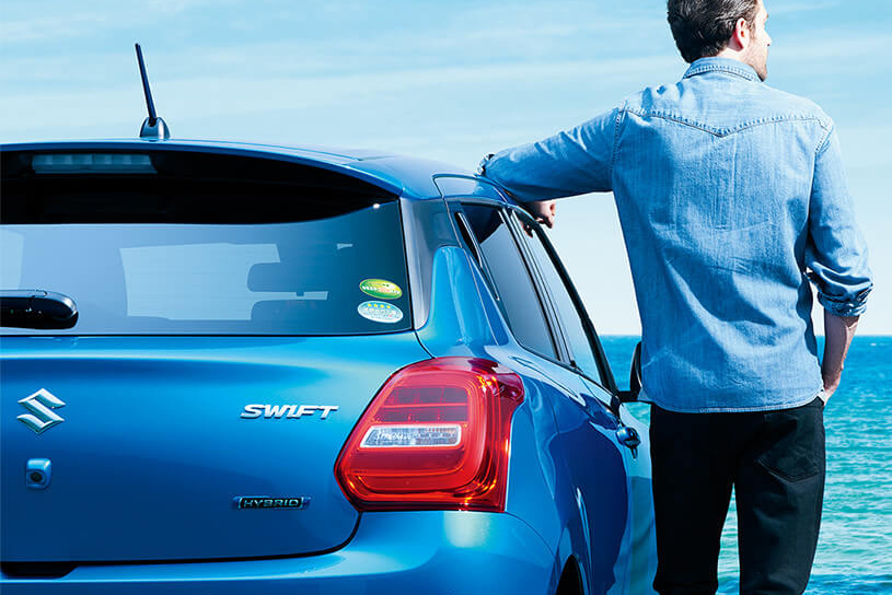 Đánh giá xe Suzuki Swift 2021 về thiết kế đuôi xe - Ảnh 1.