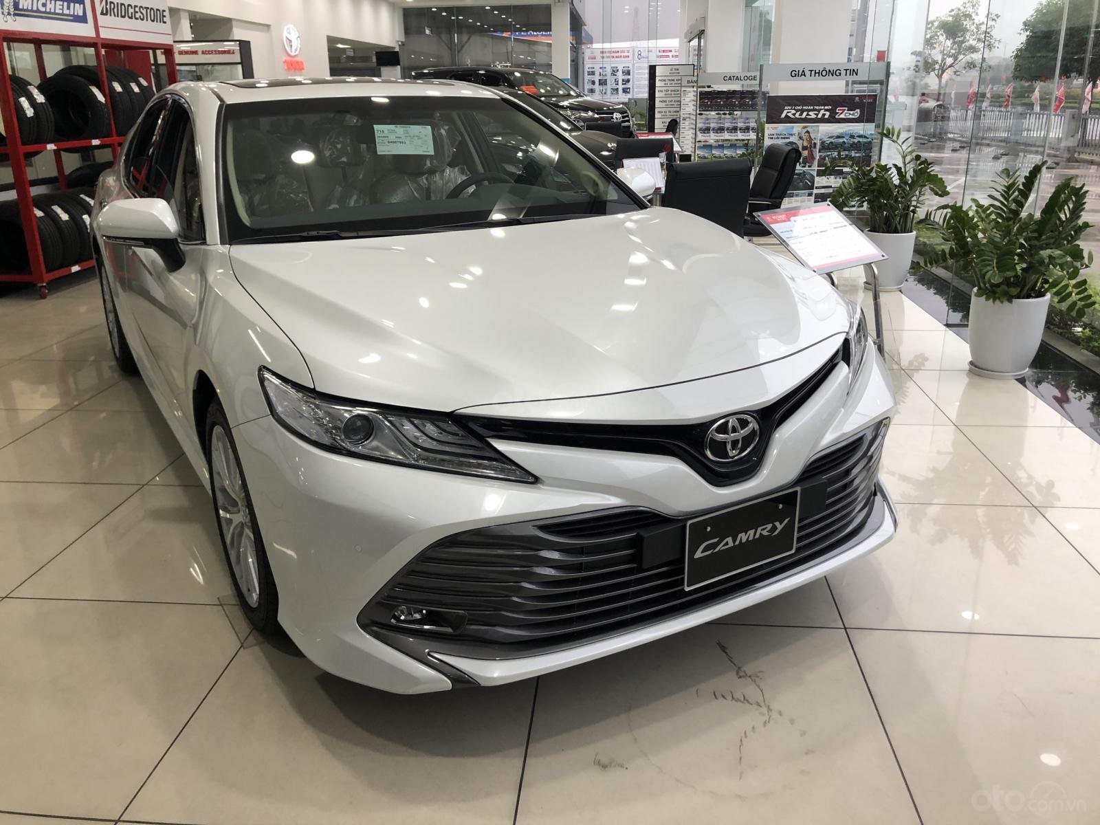 Toyota Camry 2020:&nbsp;1,029 -&nbsp;1,235 tỷ đồng 1