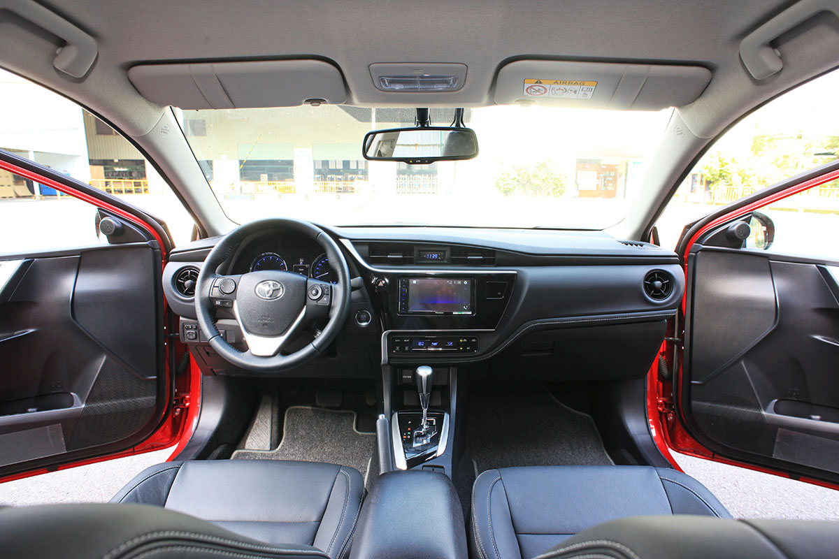 Toyota Corolla Altis 2020: Nội thất.