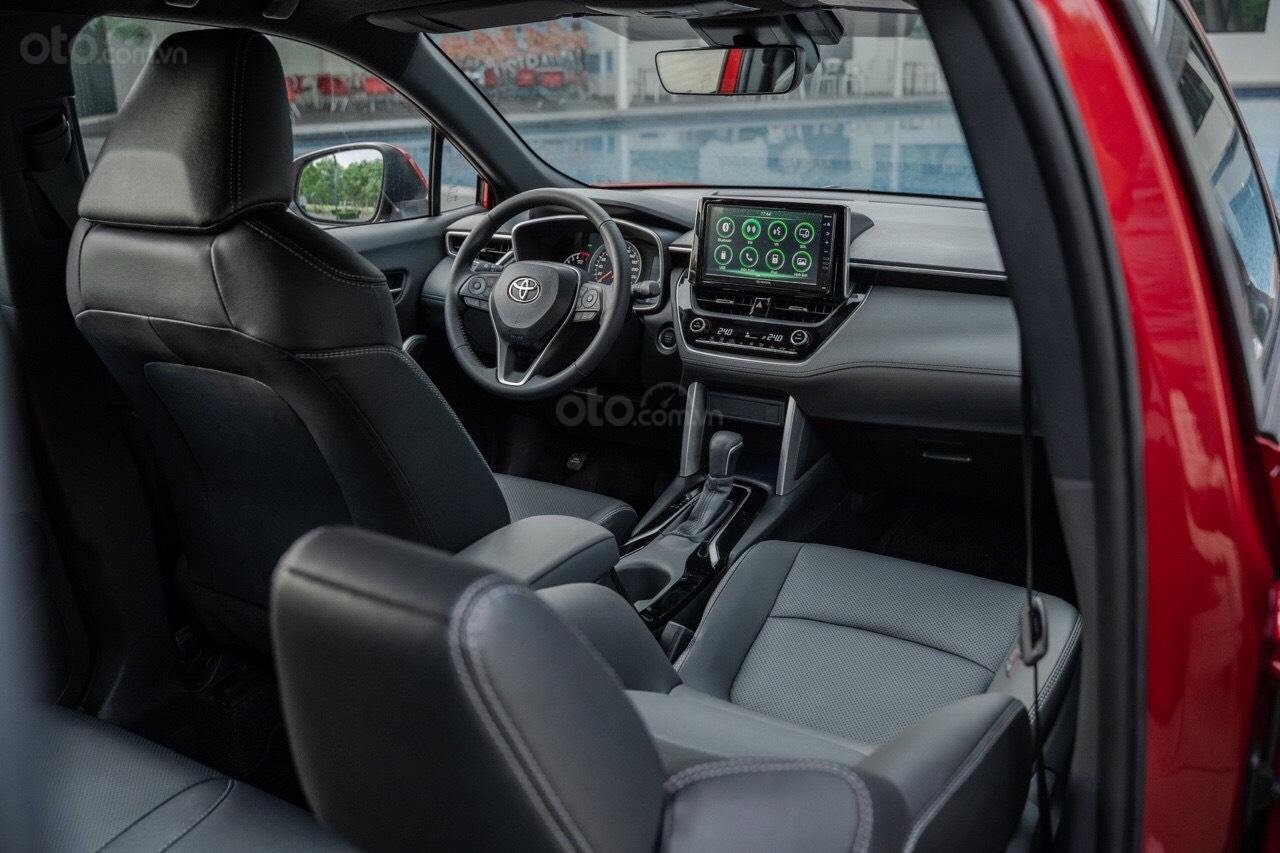 Thông số kỹ thuật xe Toyota Corolla Cross 2020: nội thất 1