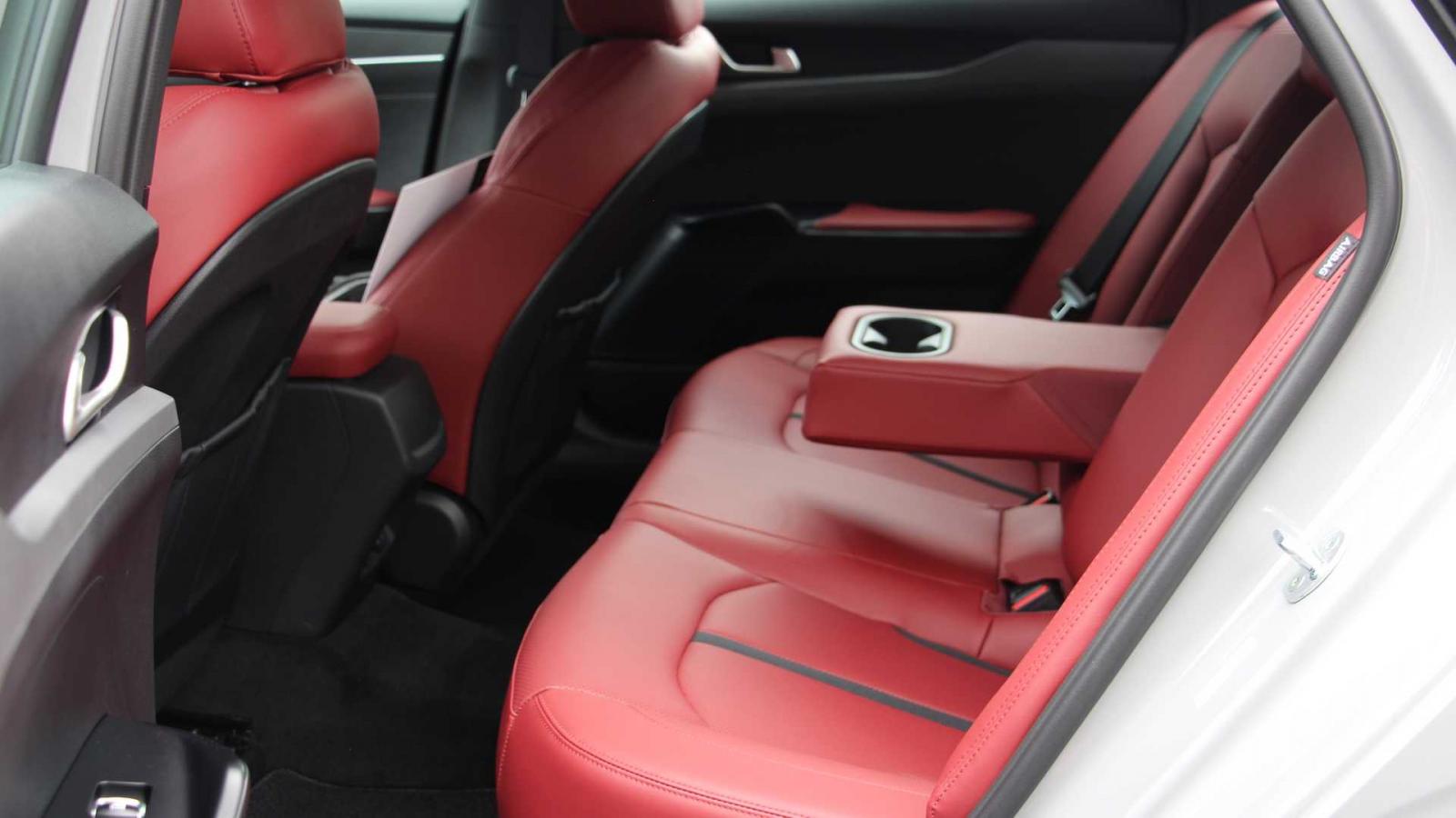 Kia K5 2021 tạo hình sang trọng Kia K5 2021 tạo hình sang trọng.