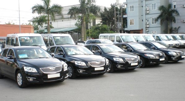 Đây cũng là thời điểm ngân hàng dồn dập rao bán ô tô với số lượng lớn nhằm thu hồi nợ Đây cũng là thời điểm ngân hàng dồn dập rao bán ô tô với số lượng lớn nhằm thu hồi nợ 1