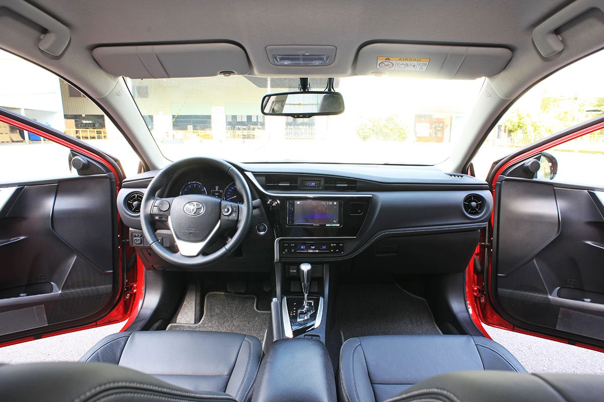 Khoang nội thất Toyota Corolla Altis 2020 thế hệ mới sắp bán tại Việt Nam...