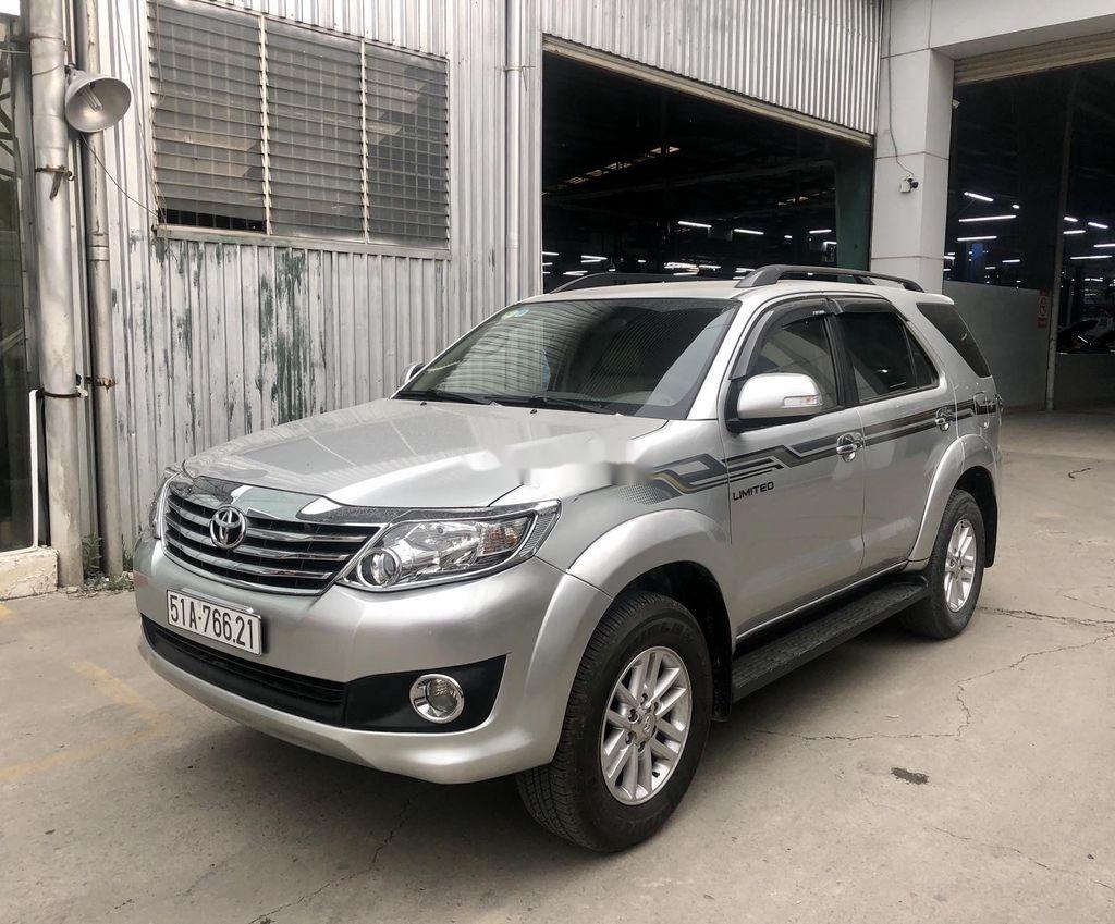 Bán Toyota Fortuner V 27AT 2014