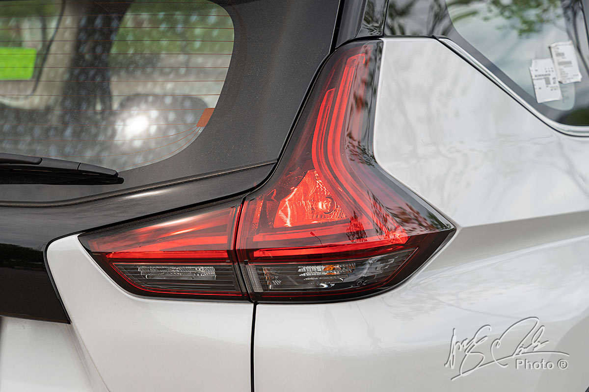 Cụm đèn hậu LED hình chữ L của Mitsubishi Xpander Cross 2020.