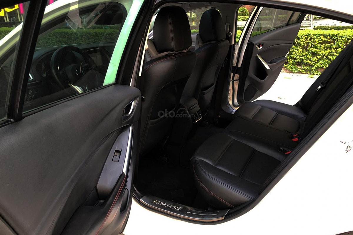 Hàng ghế sau xe Mazda 6 2015 1