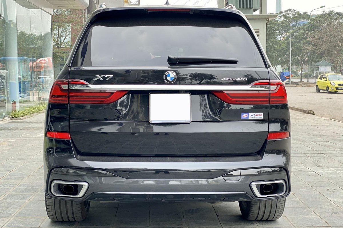 Thiết kế đuôi xe BMW X7 2019 1