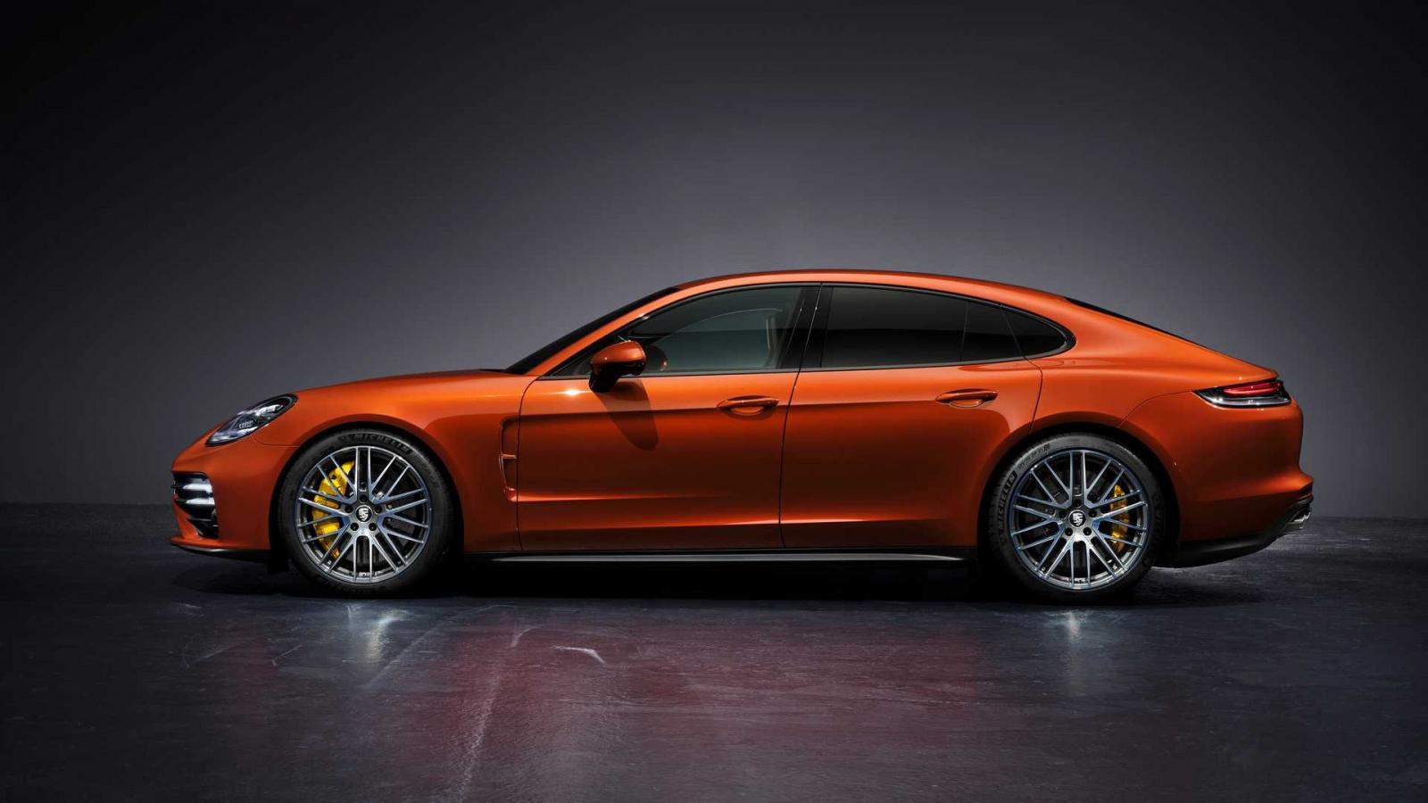 Porsche Panamera 2021 thăng tiến về sức mạnh.